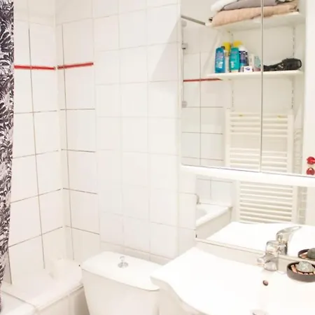 Cute Studio Close To Cambronne *